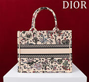 Bagsaaa Medium Dior Book Tote Beige Raffia Embroidered with Multicolor Dior Cabinet de Curiosités Motif - 36 x 27.5 x 16.5 cm - 4