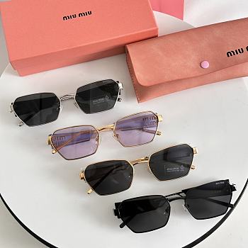 Bagsaaa Miu Miu Eyewear logo-debossed geometric-frame sunglasses