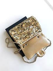 Bagsaaa Chanel Flap Bag  Sequins & Gold-Tone Metal AS4561 - 14 × 21 × 8 cm - 2