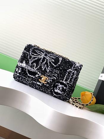 Bagsaaa Chanel Flap Bag Sequins Black & White AS4561 - 14 × 21 × 8 cm