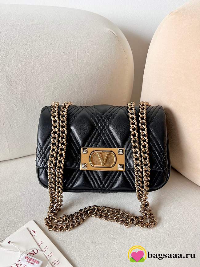 Bagsaaa Valentino Garavani Quiltie 67 Small Shoulder Bag In Quilted Nappa Black - 19cm - 1