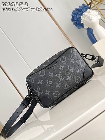 Bagsaaa Louis Vuitton M14253 Trocadéro Wearable Wallet Monogram Eclipse - 20cm