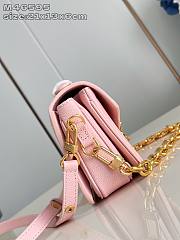 Bagsaaa Louis Vuitton M14208 Pochette Métis East West Pink - 21.5 x 13.5 x 6 cm - 2