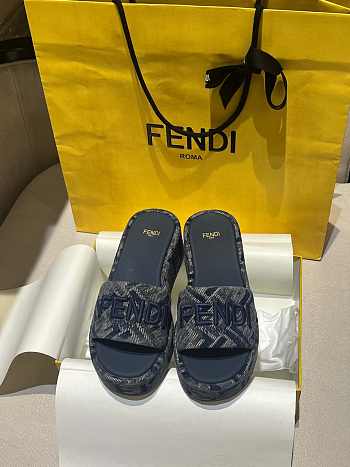 Bagsaaa Fendi Sunshine Blue FF denim flatform slides