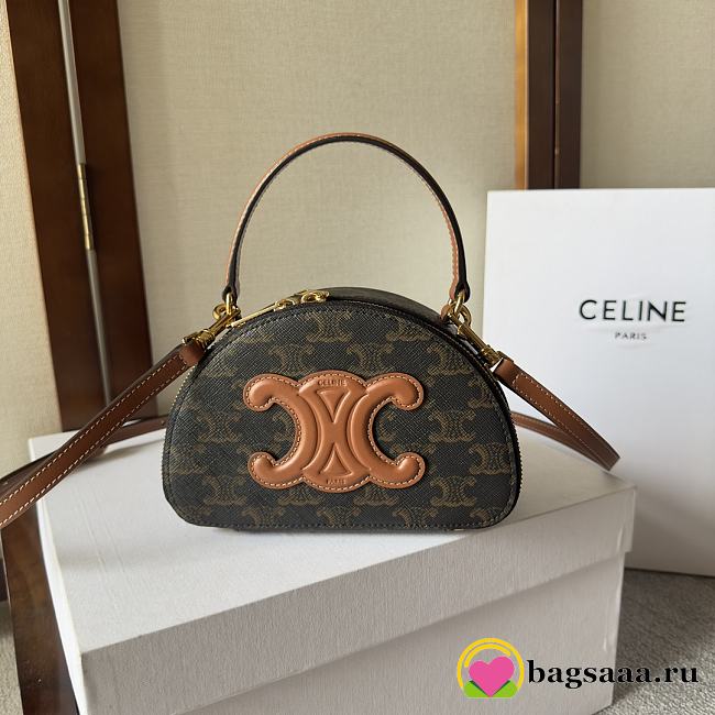 Bagsaaa Celine Half Moon Case in triomphe canvas and calfskin - 17.5 x 12 x 6 CM - 1