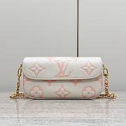 Bagsaaa Louis Vuitton M83026 Wallet on Chain Ivy Latte White / Chamallow Pink - 23.5cm - 1