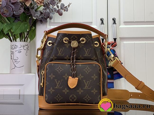 Bagsaaa Louis Vuitton M14017 Fashion Show Noé Cargo monogram - 24cm - 1