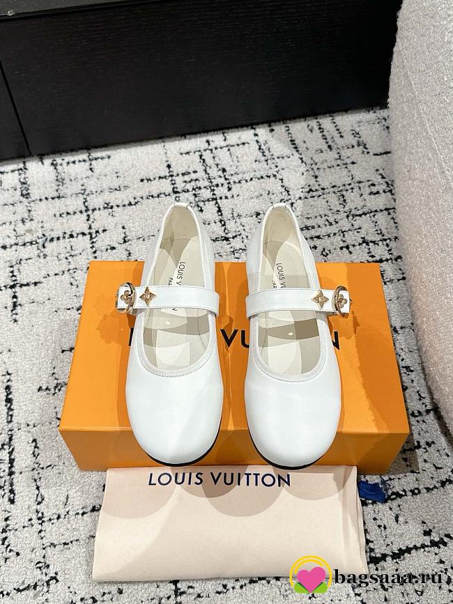 Bagsaaa LV Romy Flat Ballerina White - 1