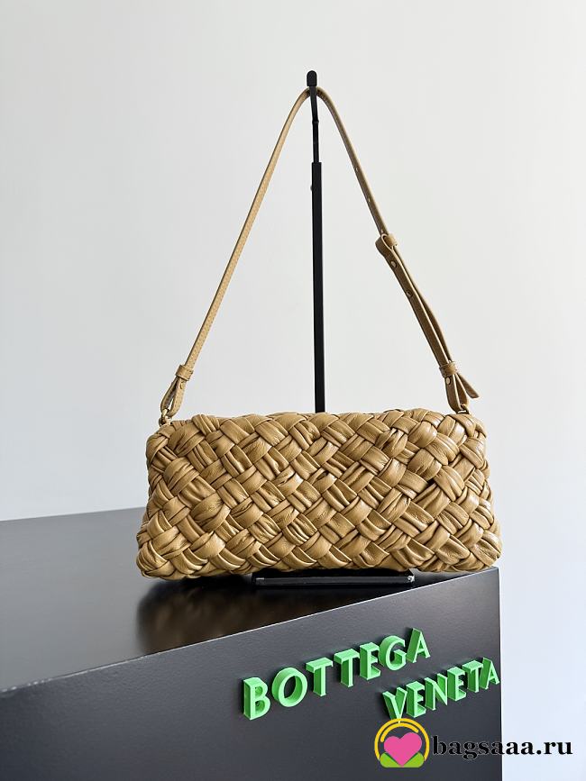 Bagsaaa Bottega Veneta Kalimero Cha-Cha clutch 785780 beige - 28.5cm - 1
