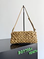 Bagsaaa Bottega Veneta Kalimero Cha-Cha clutch 785780 beige - 28.5cm - 1