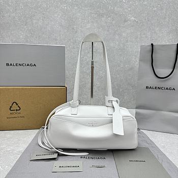Bagsaaa Balenciaga Carrie Bowling Bag Small in white calfskin - 31cm