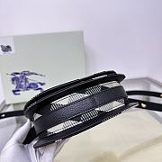 Bagsaaa Burberry Mini Rocking Horse Bag black - 19cm - 4