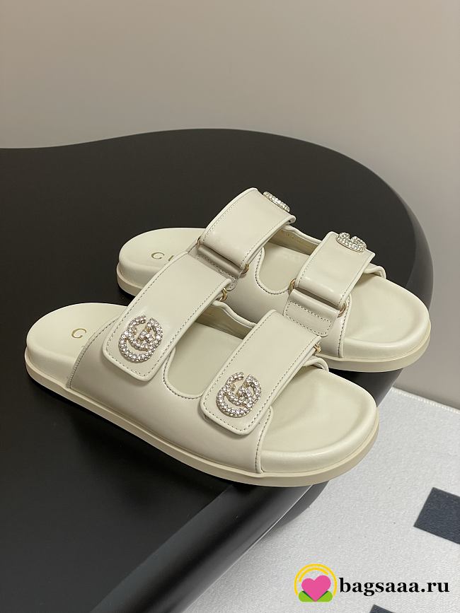 Bagsaaa Gucci Women's sandal with Double G 816633 Ivory - 1