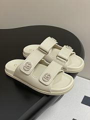Bagsaaa Gucci Women's sandal with Double G 816633 Ivory - 1