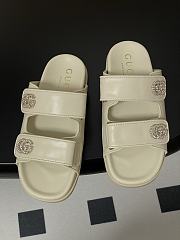 Bagsaaa Gucci Women's sandal with Double G 816633 Ivory - 3