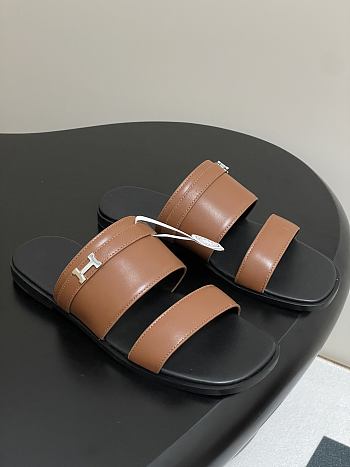 Bagsaaa Hermes Signature H Slides Brown