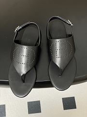 Bagsaaa Hermes Cutout H Sandals Black - 3