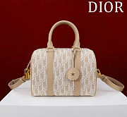 Bagsaaa Dior Groove 25 Bag Natural Dior Oblique Jacquard - 25cm - 1
