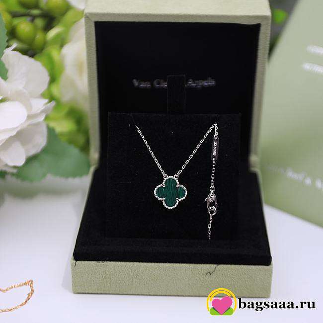 Bagsaaa Van Cleef & Arpels Clover Green Necklace (silver) - 1