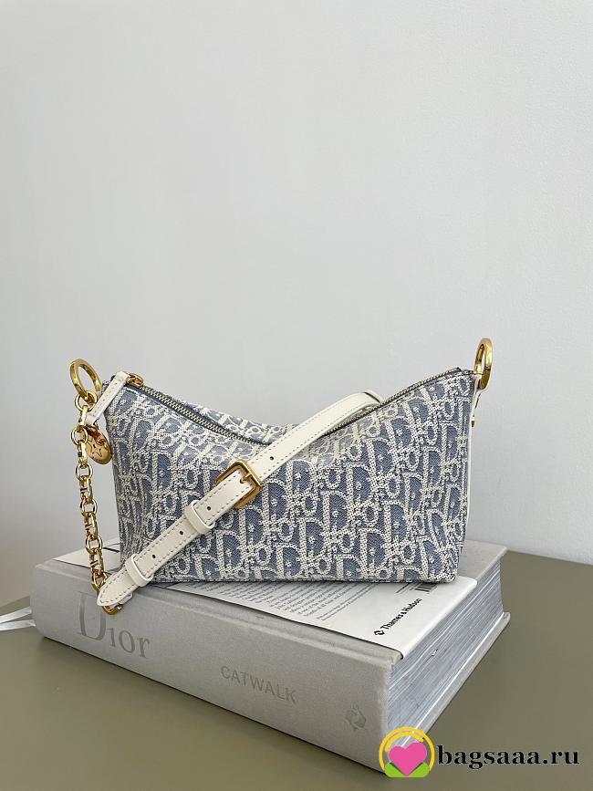Bagsaaa Diorstar Hobo Bag with Chain Blue Dior Oblique Chambray with Raffia Effect and Light Biscuit Smooth Calfskin - 22cm - 1
