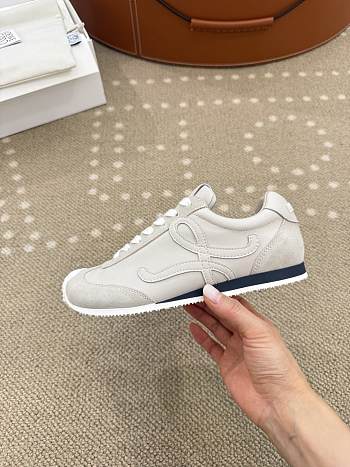 Bagsaaa Loewe Ballet Runner 2.0 in soft calfskin light beige