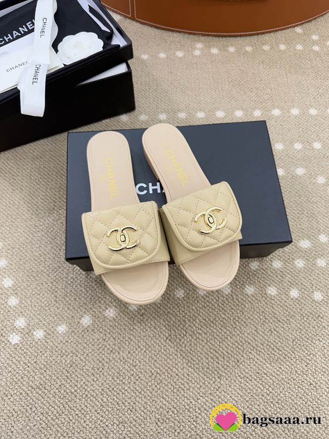 Bagsaaa Chanel Turnlock Sandals Beige - 1