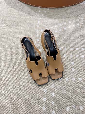 Bagsaaa Hermes Elbe 60 sandal brown