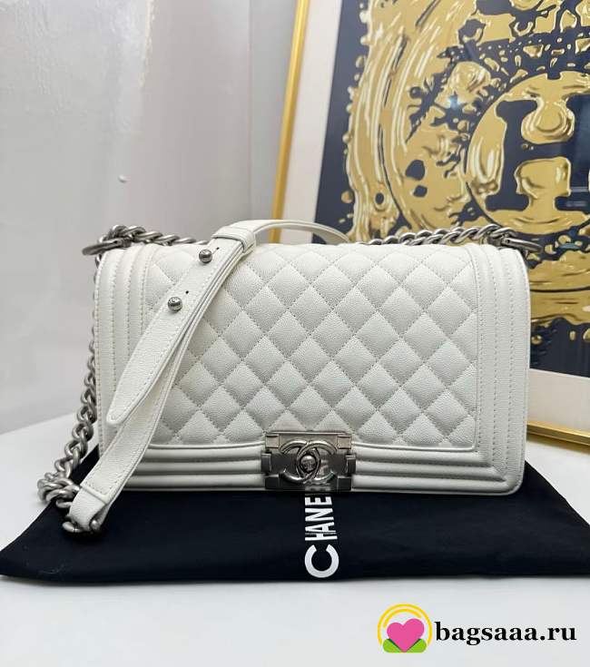 Bagsaaa Chanel Boy Bag White Caviar & silver hardware - 25cm - 1