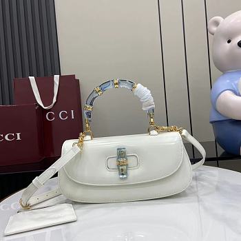 Bagsaaa Gucci Bamboo Diva medium bag 827750 white - 27cm