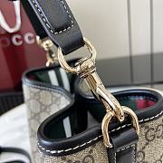 Bagsaaa Gucci GG Emblem Mini Bucket Bag 815118 beige & black - 19x18x11 cm - 4