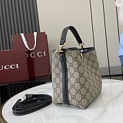 Bagsaaa Gucci GG Emblem Mini Bucket Bag 815118 beige & black - 19x18x11 cm - 3