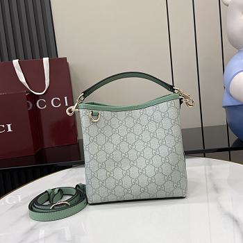 Bagsaaa Gucci GG Emblem Mini Bucket Bag 815118 light green - 19x18x11 cm