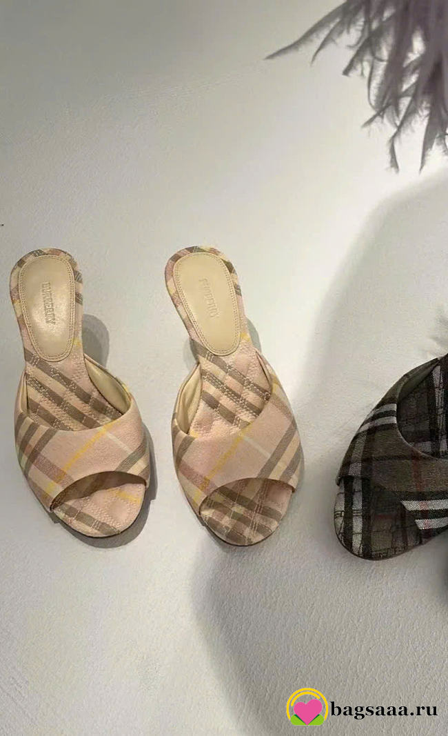 Bagsaaa Burberry Check Mews Low Mules​ beige - 1