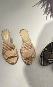 Bagsaaa Burberry Check Mews Low Mules​ beige - 1