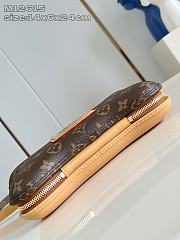 Bagsaaa LV M12615 Bone Wearable Wallet Monogram - 24cm - 4