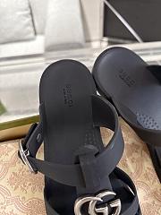 Bagsaaa Gucci Men's Double G mule 812582 Black rubber - 2