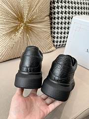 Bagsaaa ALEXANDER MCQUEEN Oversized Black Sneakers - 4