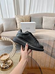 Bagsaaa ALEXANDER MCQUEEN Oversized Black Sneakers - 3