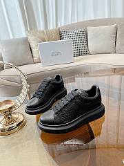 Bagsaaa ALEXANDER MCQUEEN Oversized Black Sneakers - 2