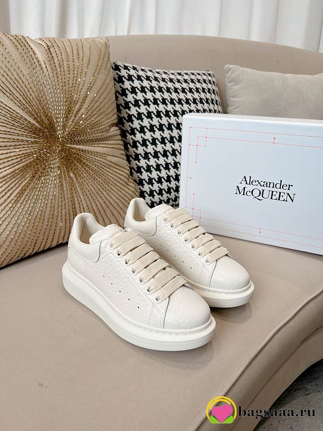 Bagsaaa ALEXANDER MCQUEEN Oversized White Sneakers - 1
