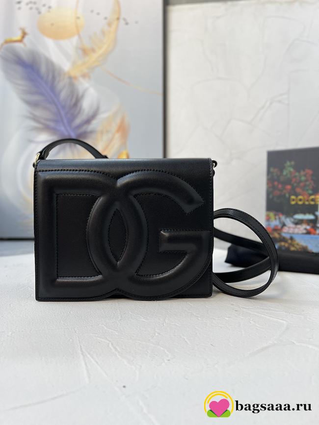 Bagsaaa Dolce & Gabbana Calfskin DG Logo Bag crossbody bag black - 20cm - 1