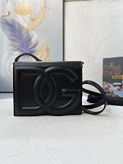 Bagsaaa Dolce & Gabbana Calfskin DG Logo Bag crossbody bag black - 20cm - 1