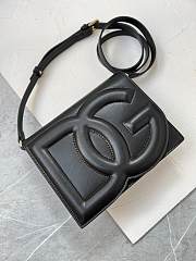 Bagsaaa Dolce & Gabbana Calfskin DG Logo Bag crossbody bag black - 20cm - 2