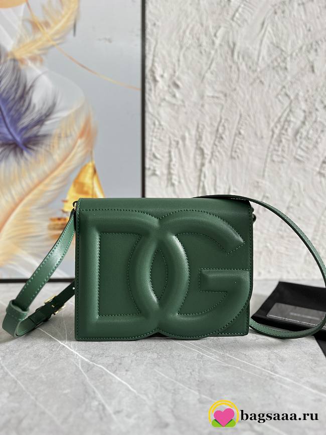 Bagsaaa Dolce & Gabbana Calfskin DG Logo Bag crossbody bag green - 20cm - 1