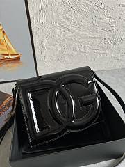 Bagsaaa Dolce & Gabbana Patent Leather DG Logo Crossbody Bag Black - 20cm - 1