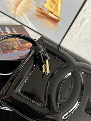 Bagsaaa Dolce & Gabbana Patent Leather DG Logo Crossbody Bag Black - 20cm - 2