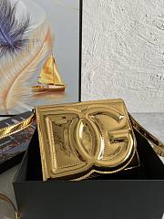 Bagsaaa Dolce & Gabbana Patent Leather DG Logo Crossbody Bag Gold - 20cm - 1