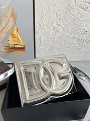Bagsaaa Dolce & Gabbana Patent Leather DG Logo Crossbody Bag Silver - 20cm - 1