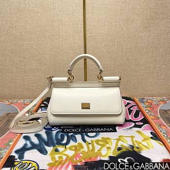 Bagsaaa Dolce & Gabbana Small Sicily handbag off white - 19cm