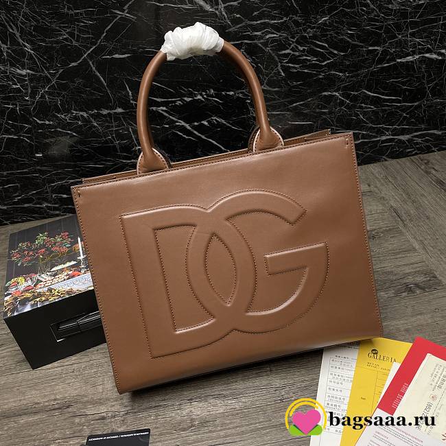 Bagsaaa Dolce & Gabbana Small calfskin DG Daily shopper brown - 37cm - 1